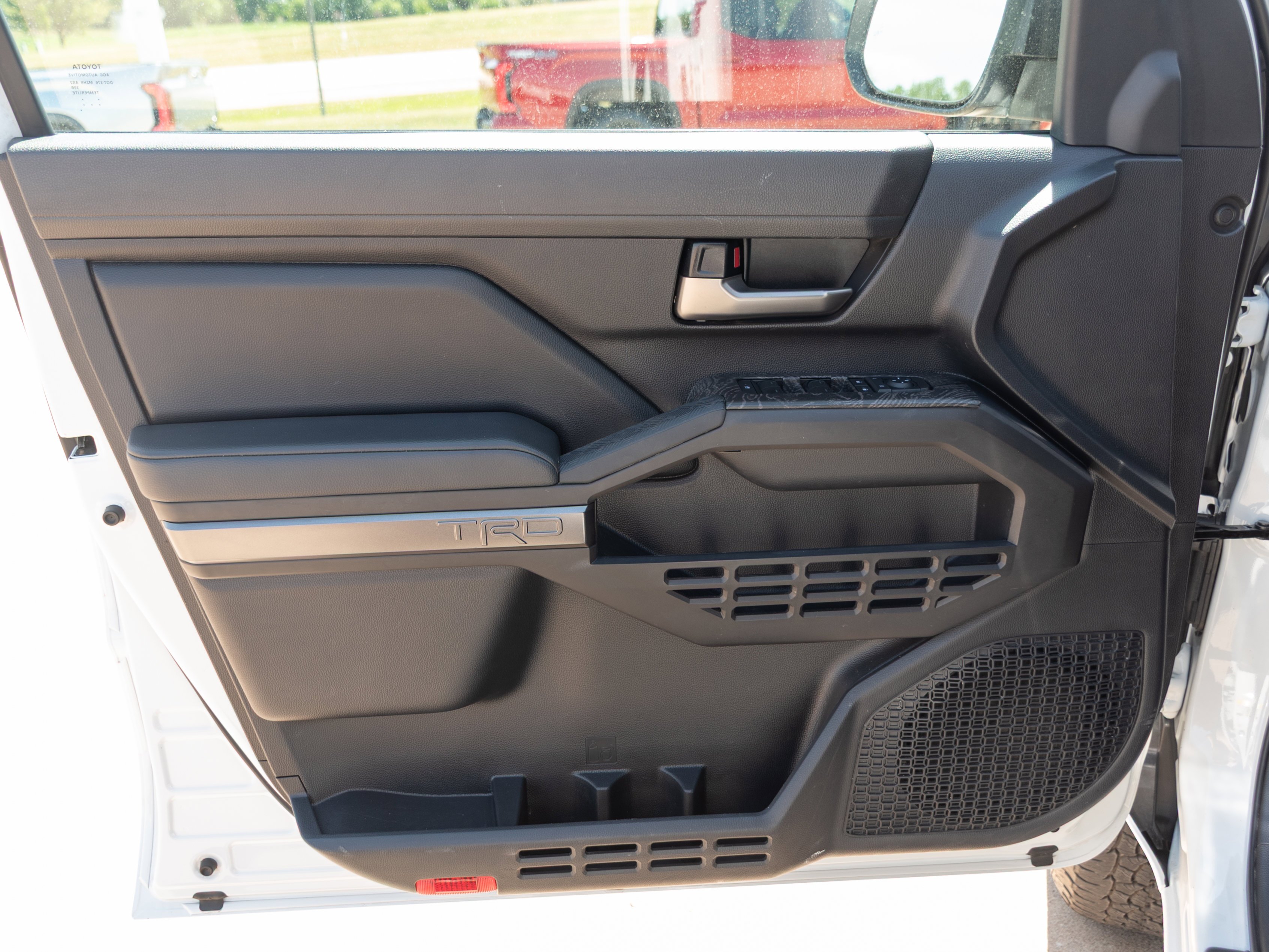 2025 Toyota Tacoma TRD Off Road - Photo 9