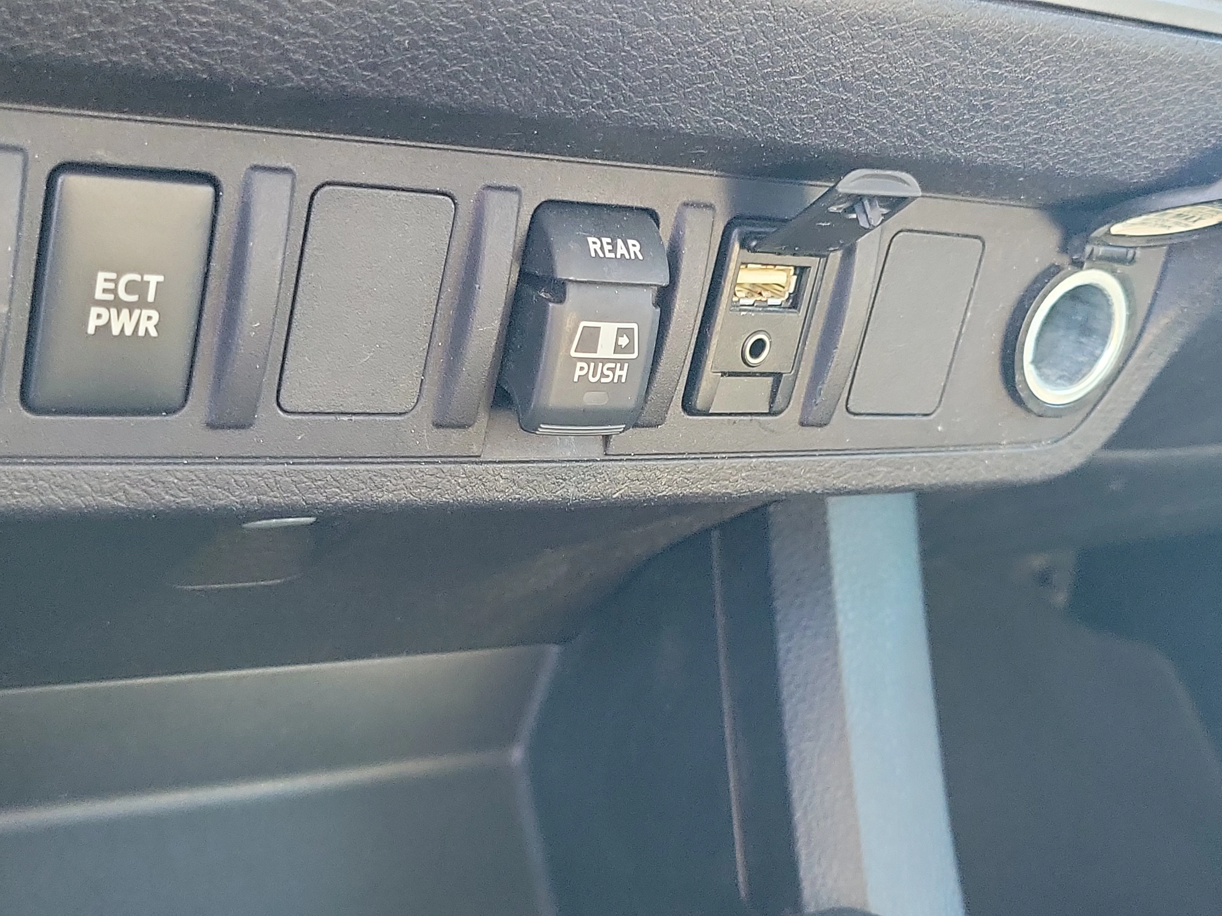 Used 2018 Silver Sky Metallic Toyota SR5 image 24