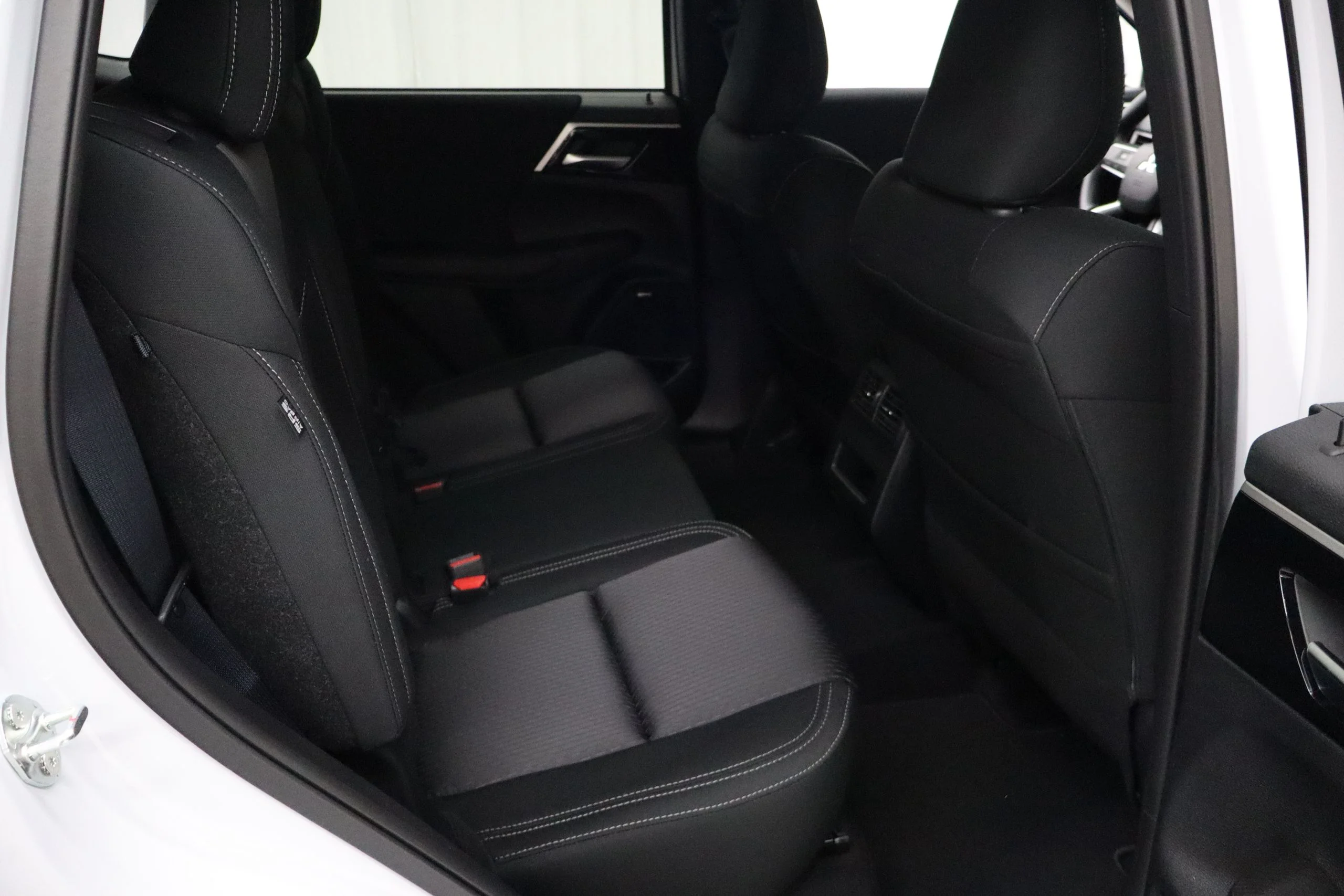 New 2026 White Mitsubishi ES image 23