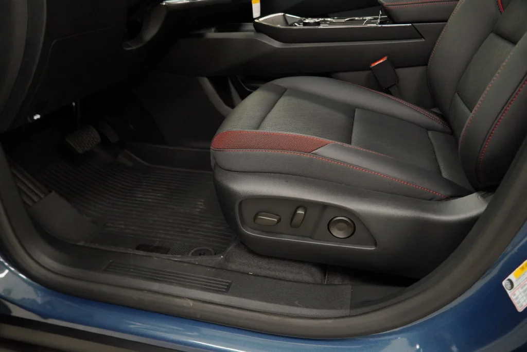 New 2027 Lakeshore Blue Metallic Chevrolet RS image 31