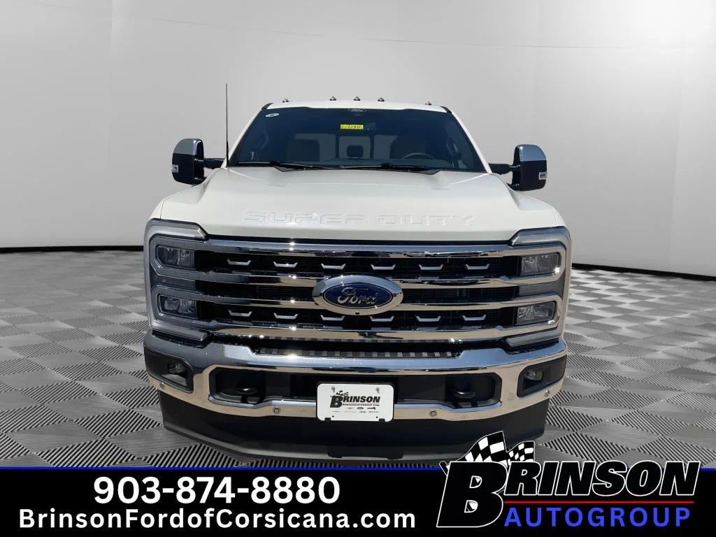 New 2026 Star White Metallic Tri-Coat Ford F-250® Lariat® image 2