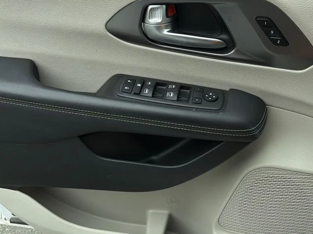 Used 2023 White Chrysler Touring L image 30