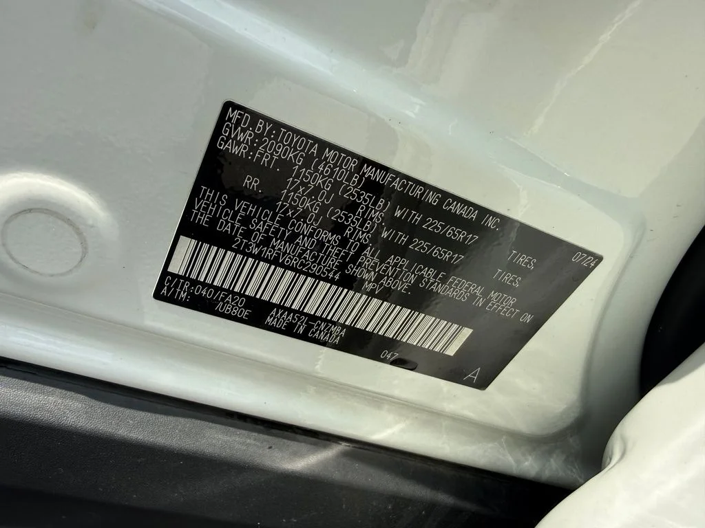 Used 2024 White Toyota XLE image 24