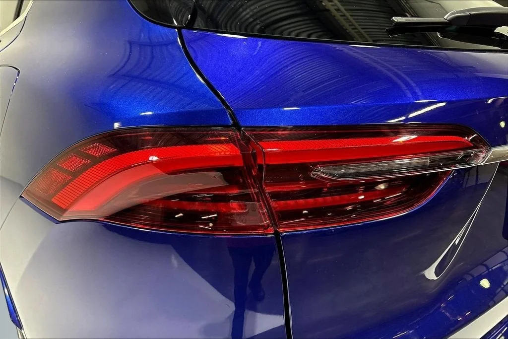Used 2025 Blu Intenso Metallic Maserati  image 23