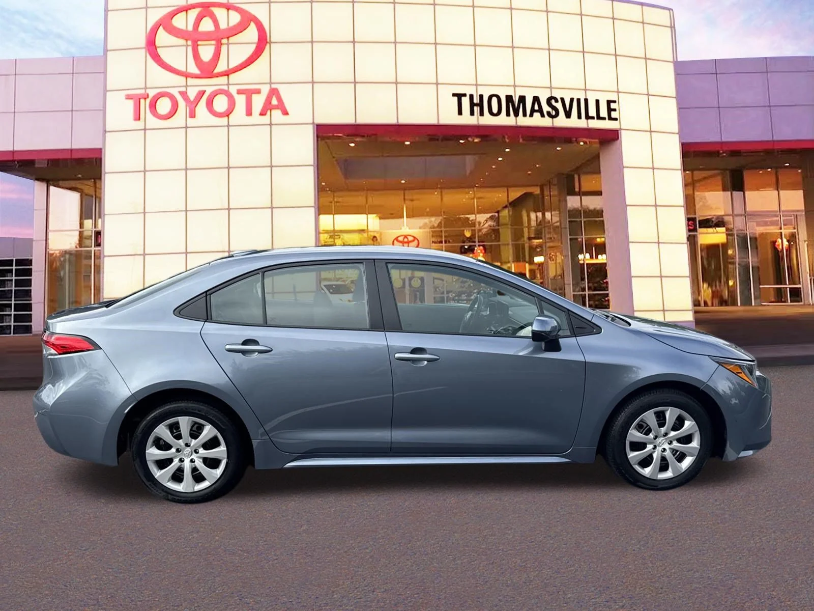 Used 2025  Toyota  image 4