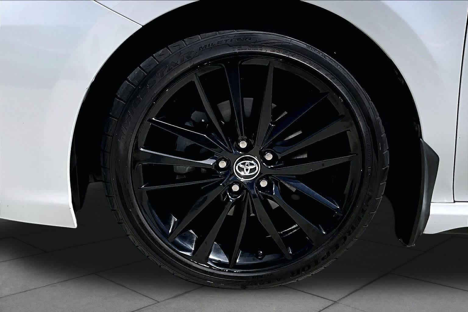 Used 2021 Wind Chill Pearl Toyota XSE image 11