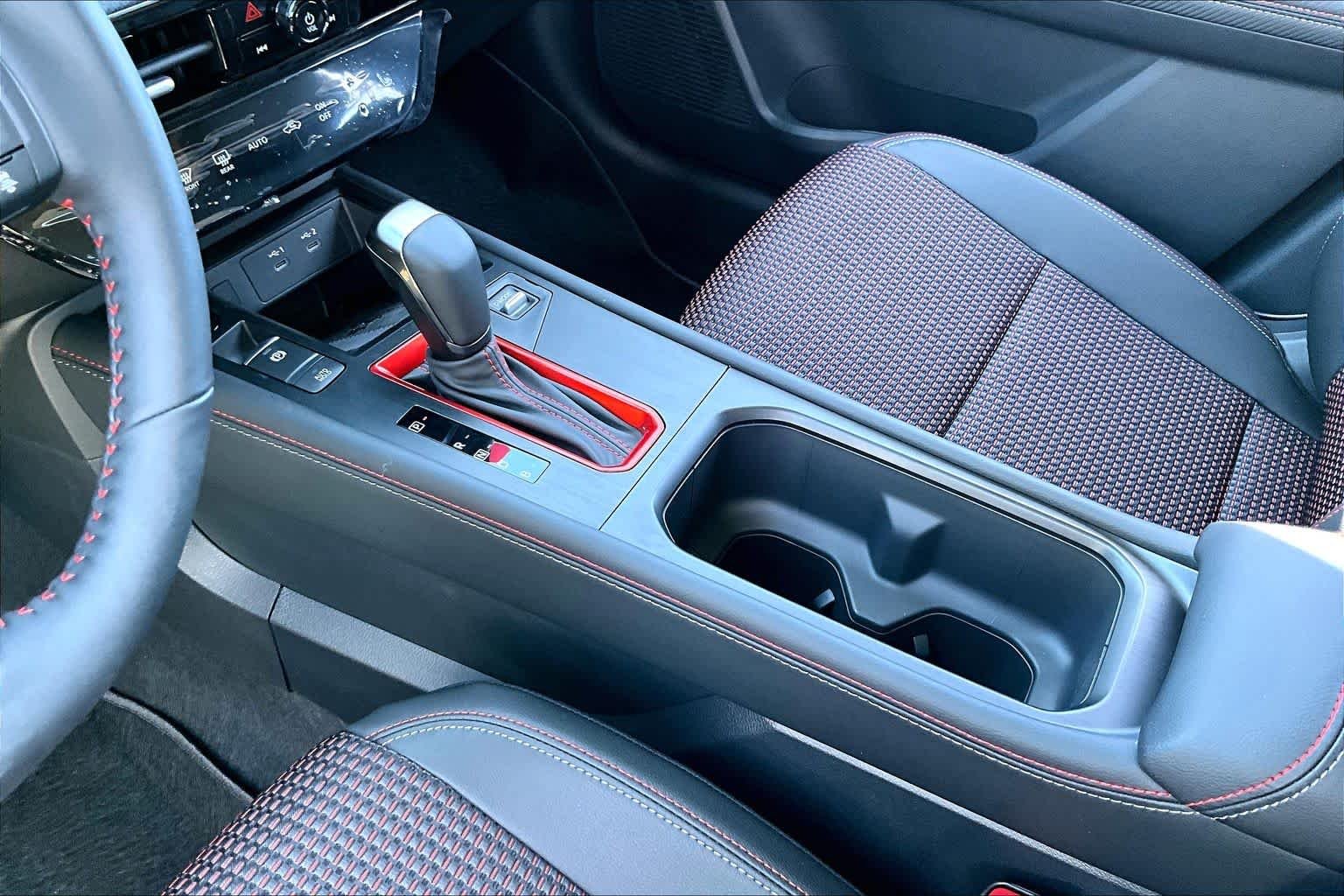 New 2026 Gun Metallic / Scarlet Ember Tintcoat Two-tone Nissan SR image 7