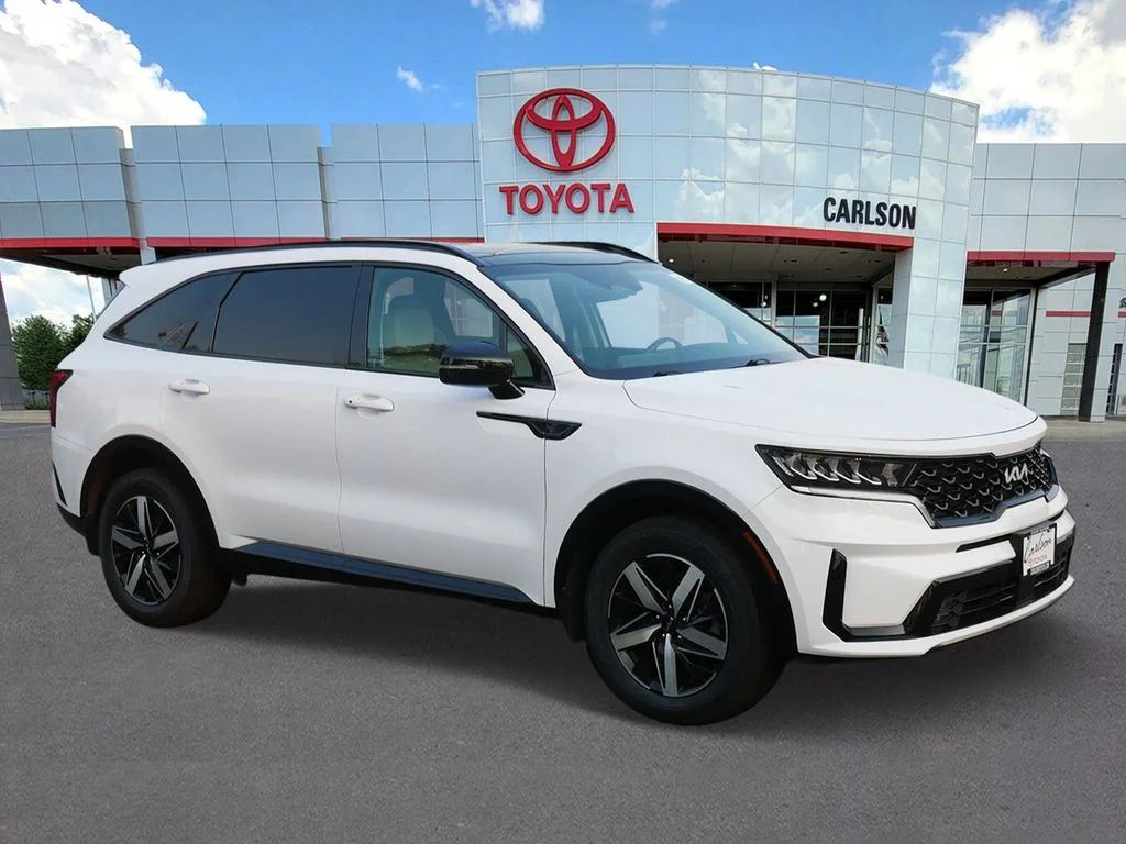 Used 2022 Kia Sorento EX with VIN 5XYRH4LF6NG104615 for sale in Minneapolis, Minnesota