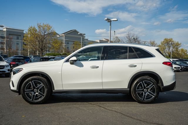 New 2026 Polar White Mercedes-Benz GLC 300 image 4