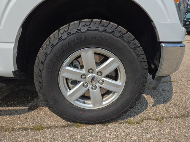 Certified Used 2022 Oxford White Ford XLT image 23