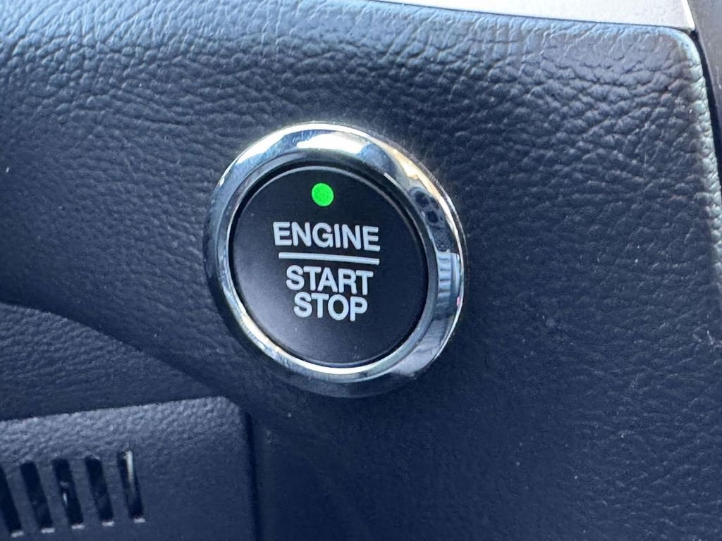 Used 2022 White Ford SEL image 8