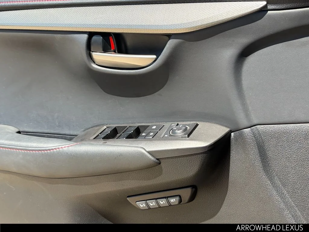 Used 2015 Silver Lexus 200t F Sport image 28