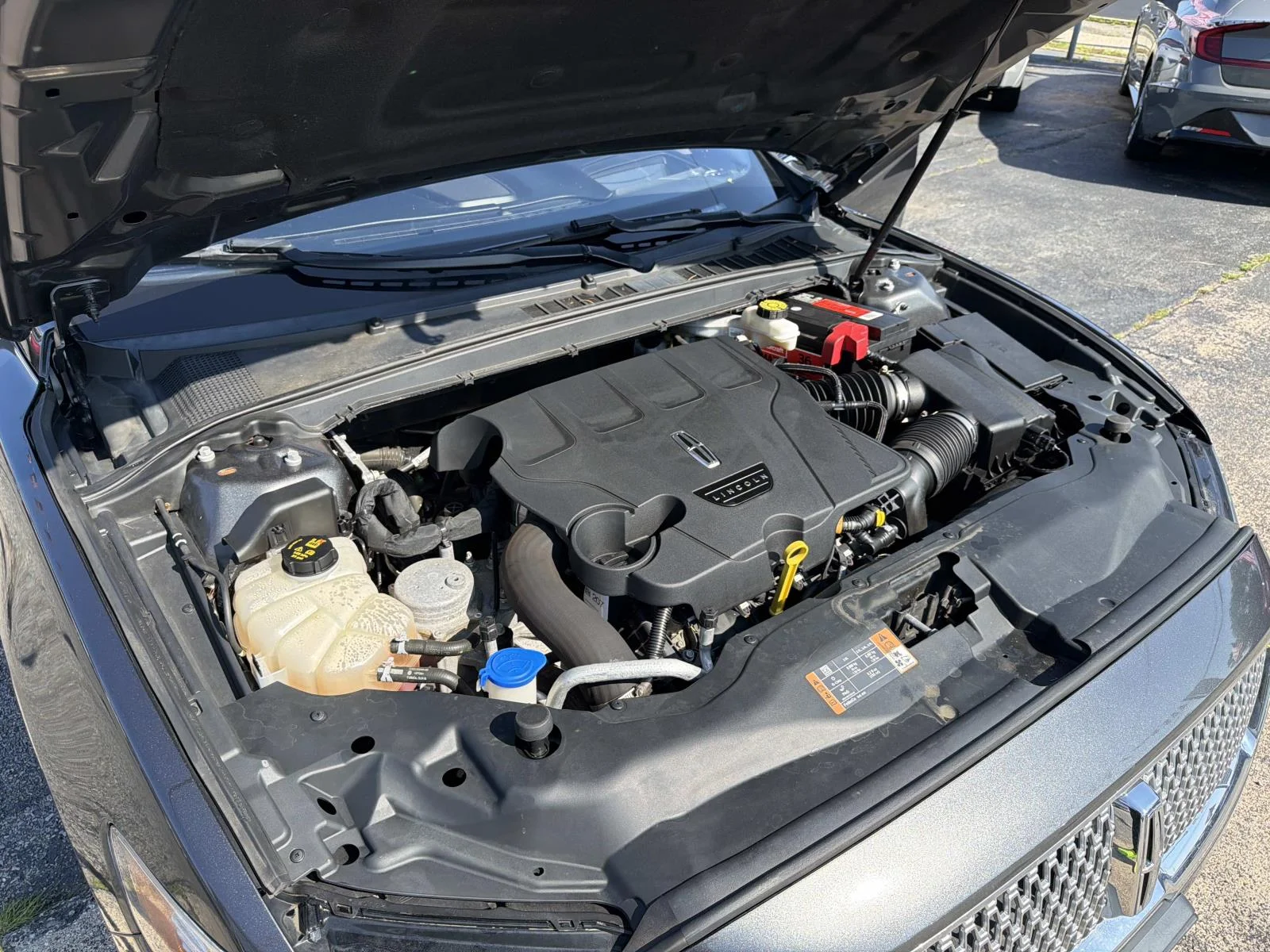 Used 2018 Gray Lincoln Reserve image 39