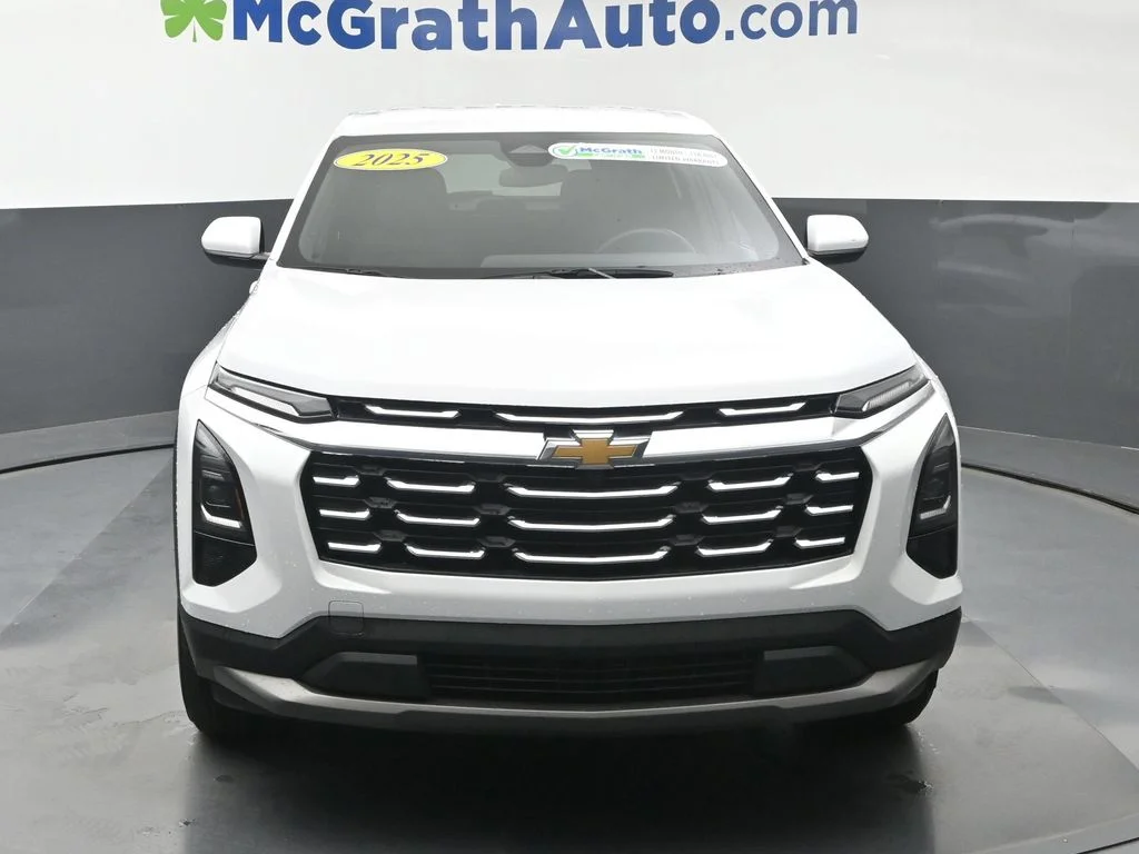 Used 2025 White Chevrolet LT image 6