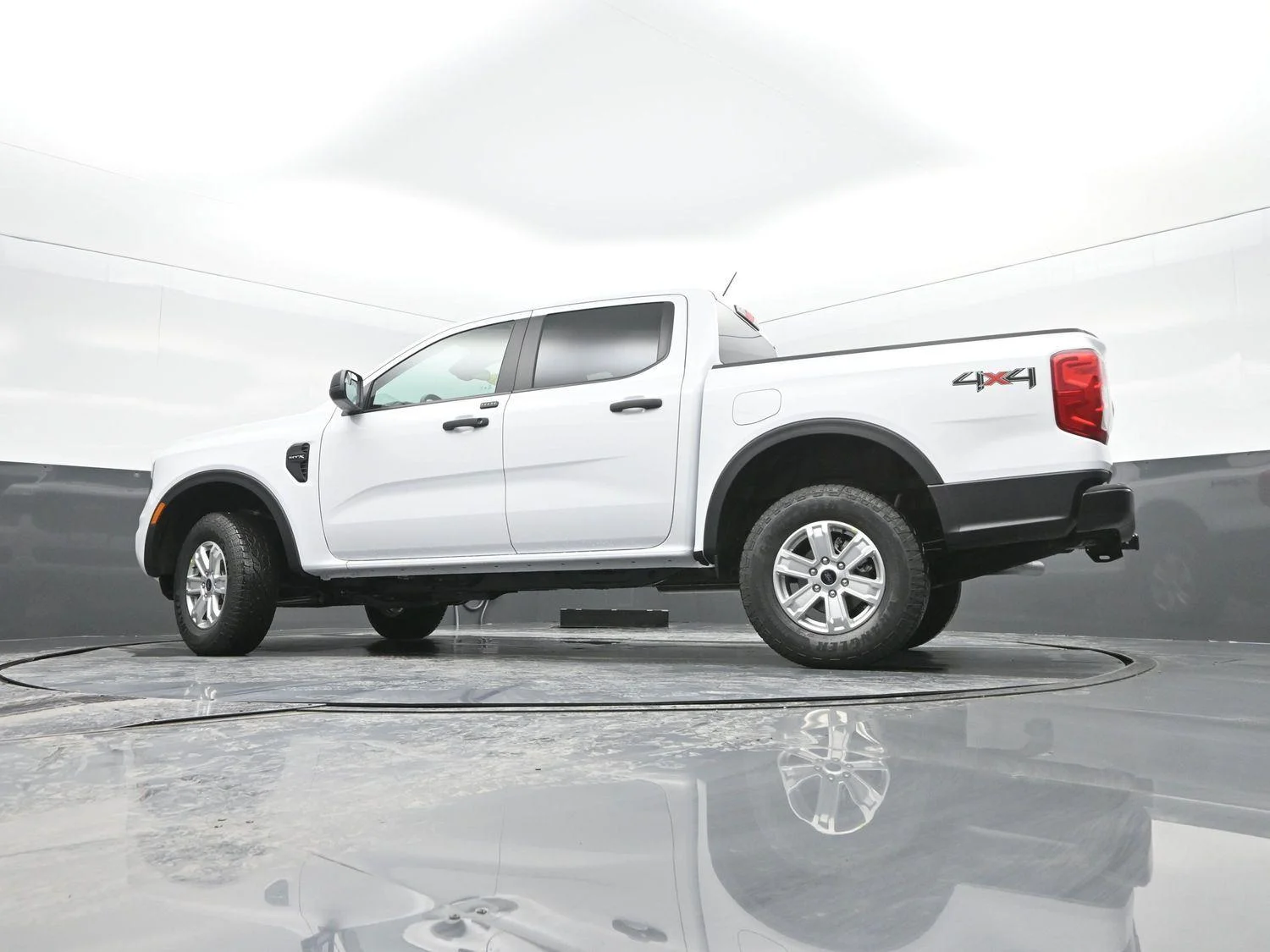 New 2025 Oxford White Ford XL image 28