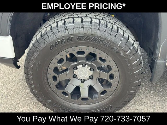 Used 2024 White GMC AT4 image 11