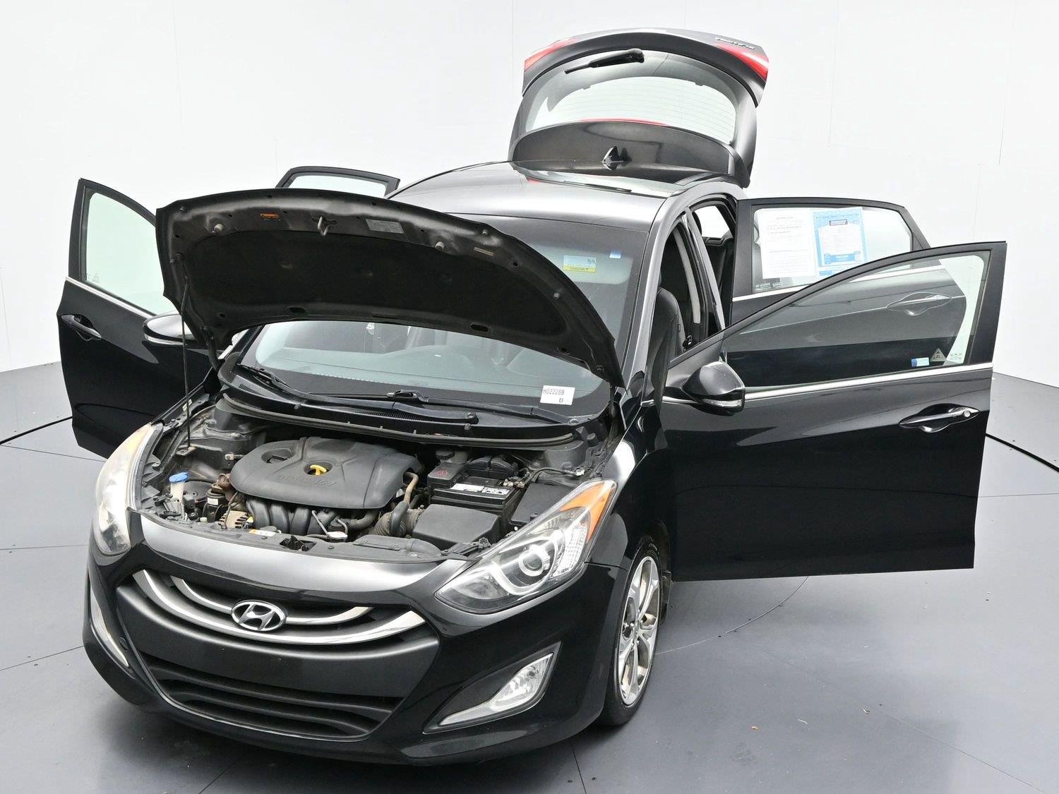 Used 2013 Black Noir Pearl Hyundai 5dr HB Auto PZEV image 42