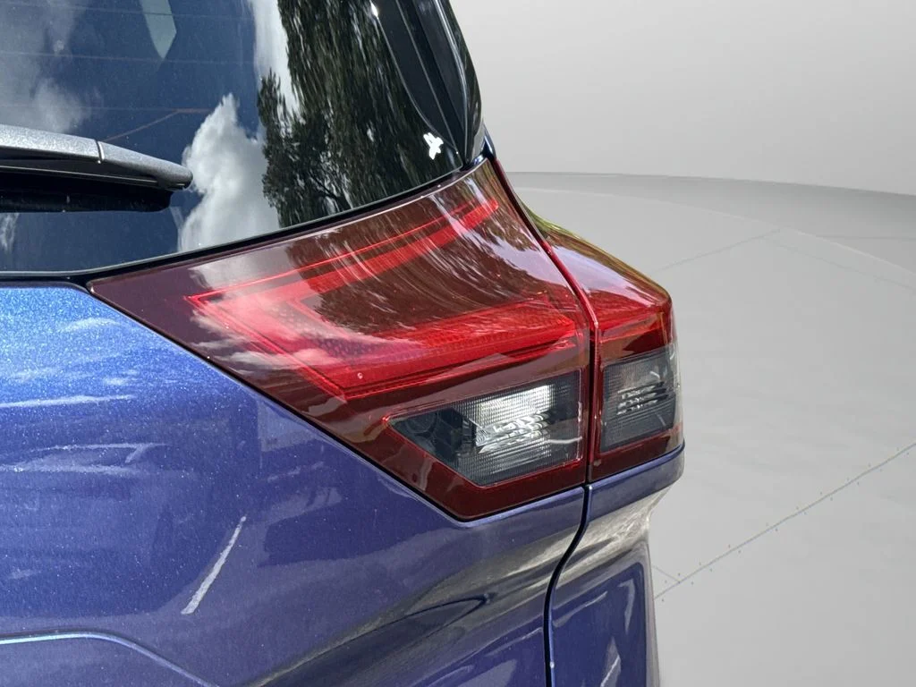 Used 2021 Blue Nissan SV image 19