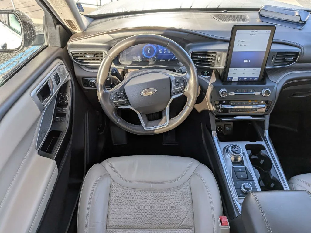 Used 2020 Silver Metallic Ford Platinum image 14