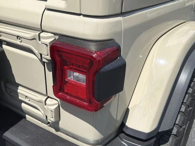 Used 2022 Beige Jeep Unlimited Rubicon 4xe image 9