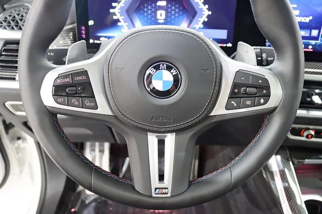 2025 BMW X7 M60i
