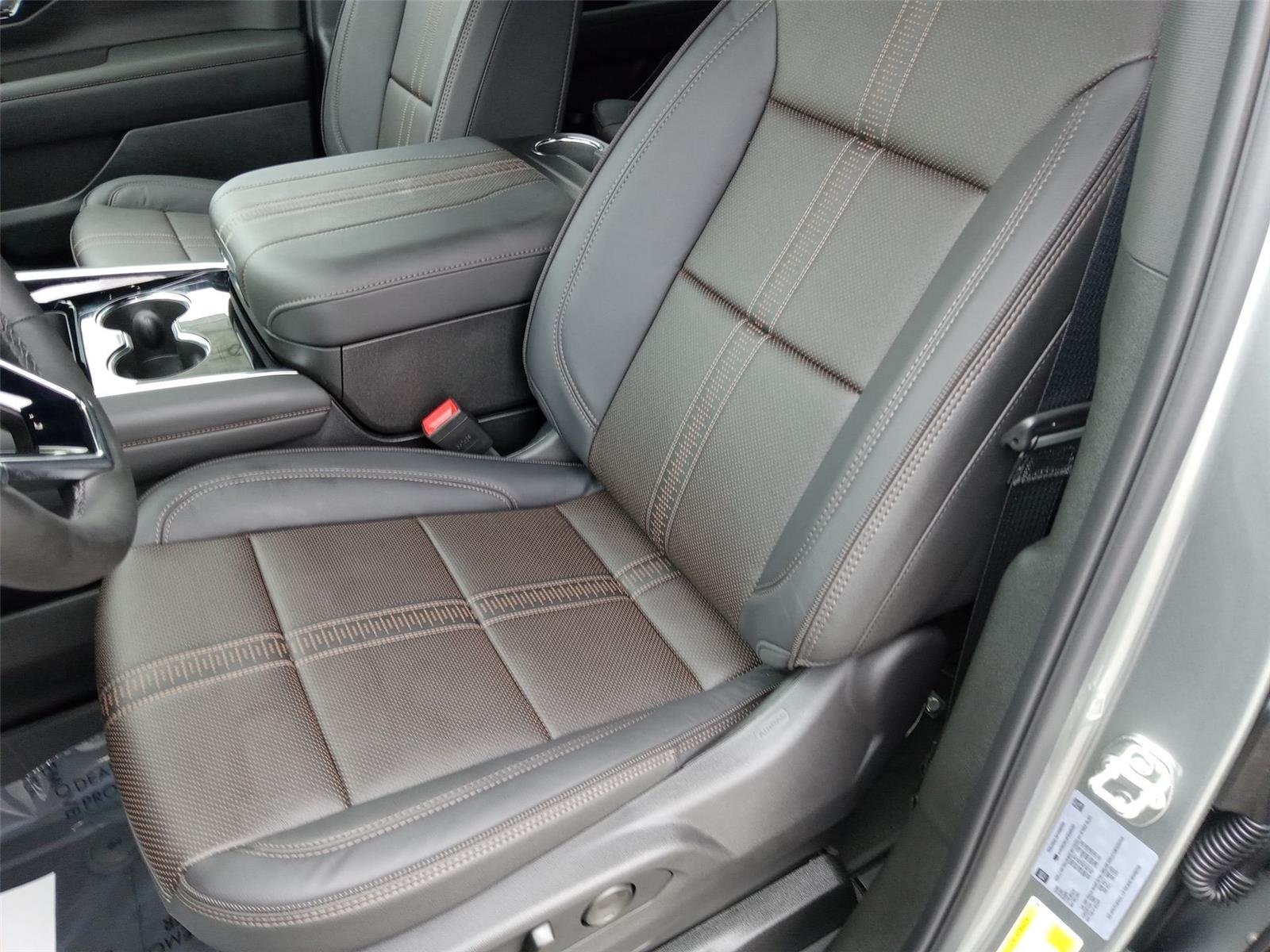 2026 Chevrolet Suburban High Country - Photo 10