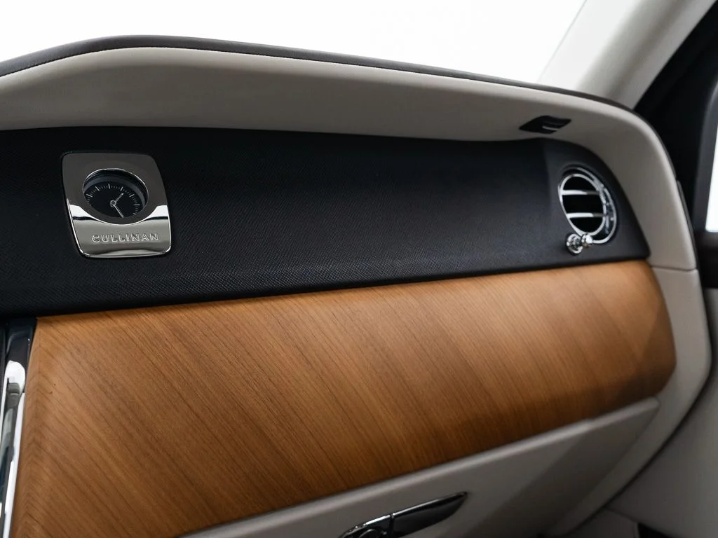 Certified Used 2019 White Sands Rolls-Royce  image 46