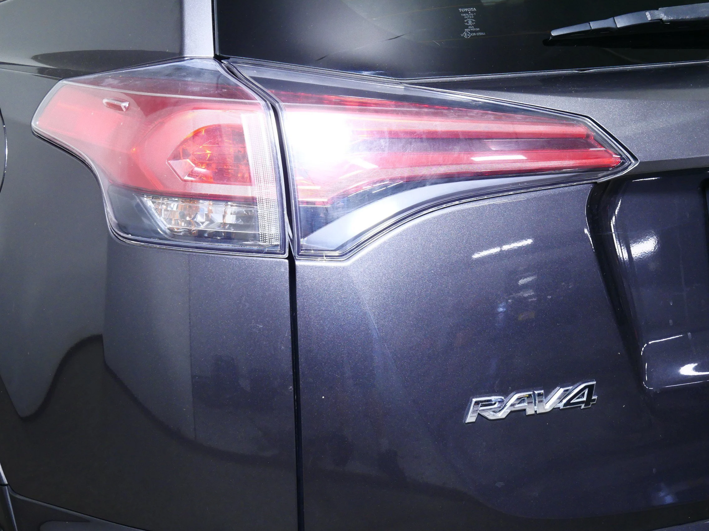 Used 2018 Magnetic Gray Metallic Toyota LE image 17
