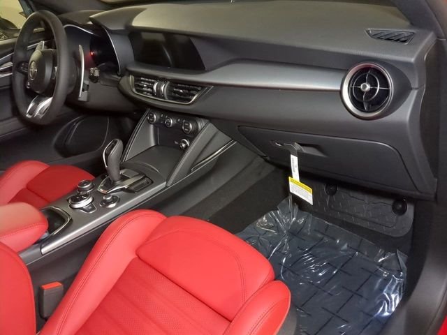 2025 Alfa Romeo Stelvio Base - Photo 29