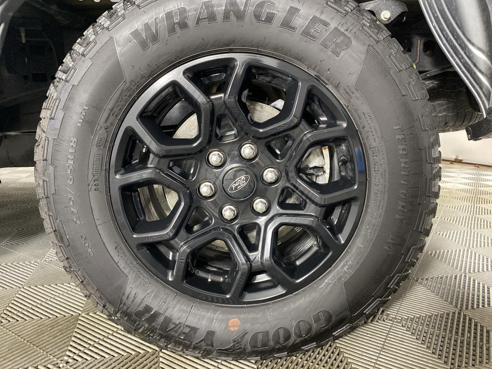 Used 2025 Iconic Silver Ford XLT image 12
