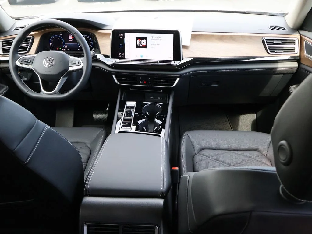 New 2026 Gray Volkswagen 2.0T SE w/Technology image 17