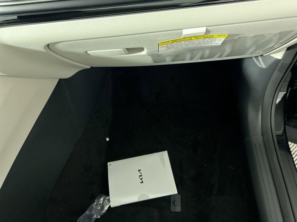 New 2026 Fusion Black Kia EX image 32