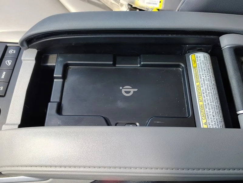 Used 2022 Silver Toyota XLE image 41