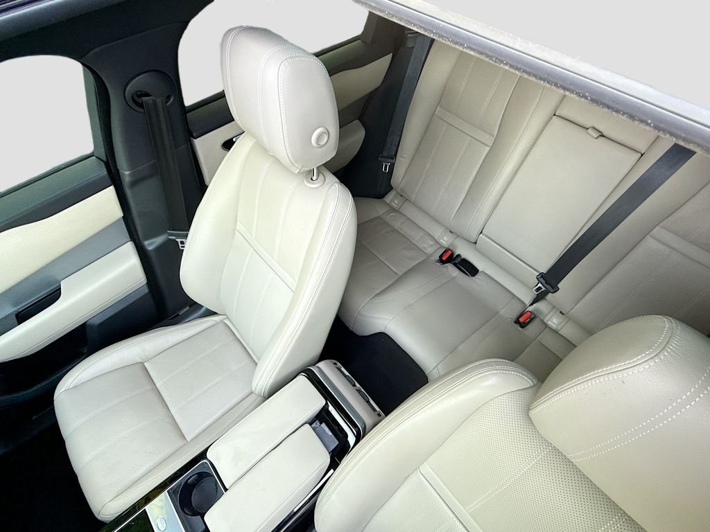 Used 2022 Fuji White Land Rover R-Dynamic S image 23