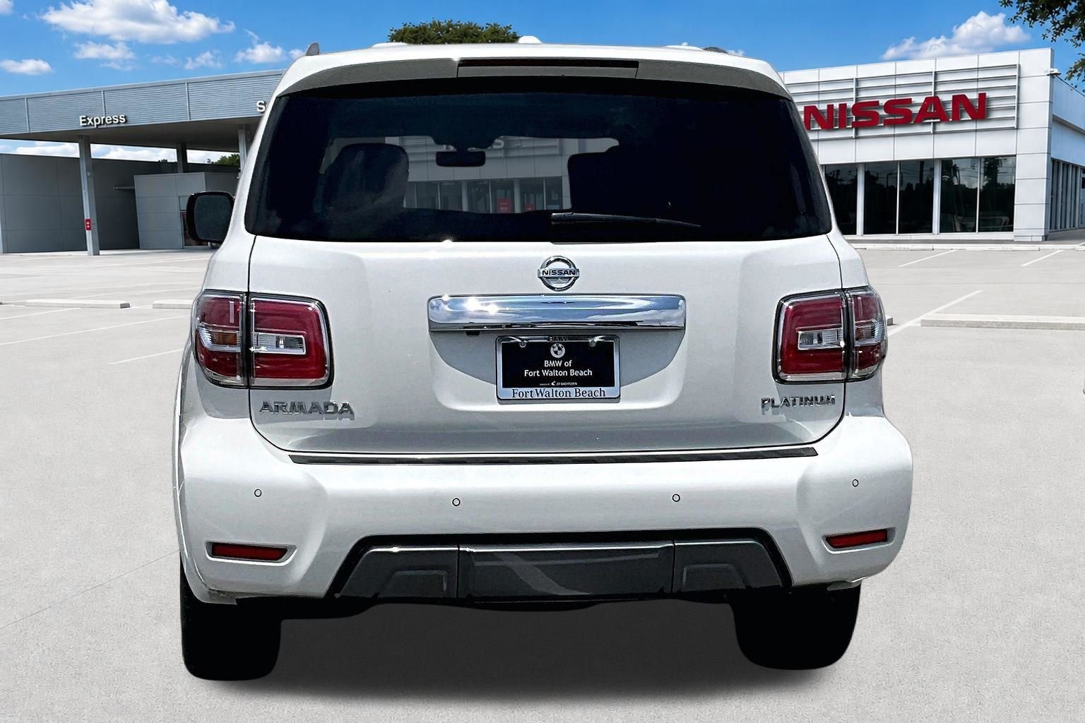 Used 2019 Pearl White Nissan Platinum image 6