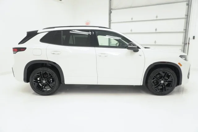 New 2027 Opal White Pearl Volkswagen SE R-Line Black image 4