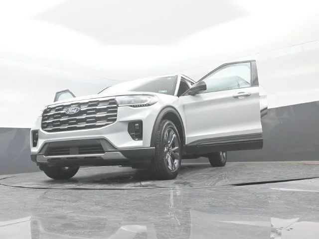 New 2027 Avalanche Gray Ford Active image 33