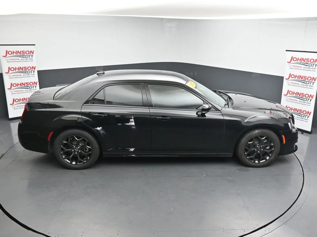 Used 2022 Black Chrysler Touring image 32