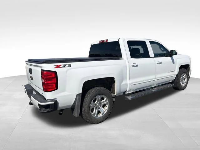 Used 2018 SUMMIT WHITE Chevrolet LT image 6