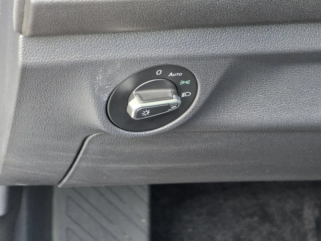 2024 Volkswagen Jetta SE - Photo 38
