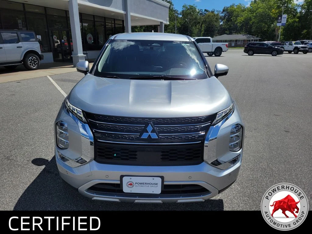 Used 2024  Mitsubishi SE image 9
