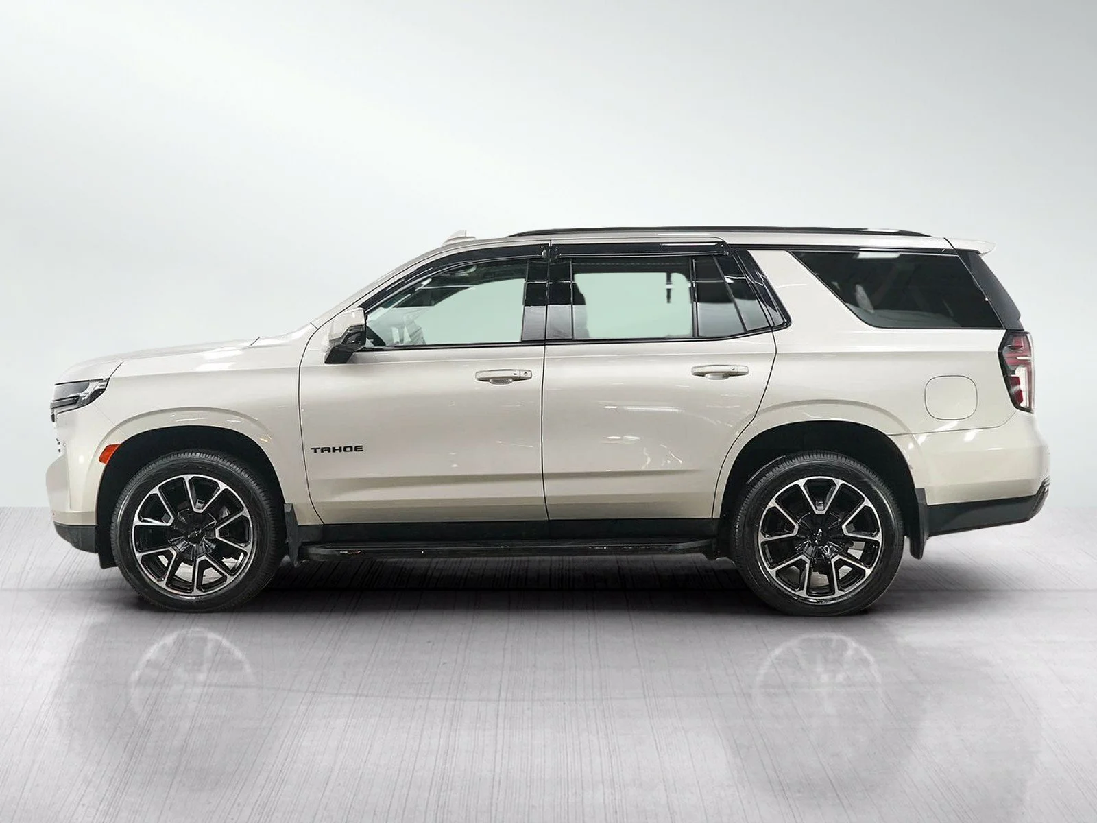 Used 2024 Chevrolet Tahoe RST with VIN 1GNSKRKT0RR134893 for sale in Eden Prairie, Minnesota