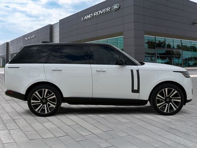 Certified Used 2023 Fuji White Land Rover SE image 6
