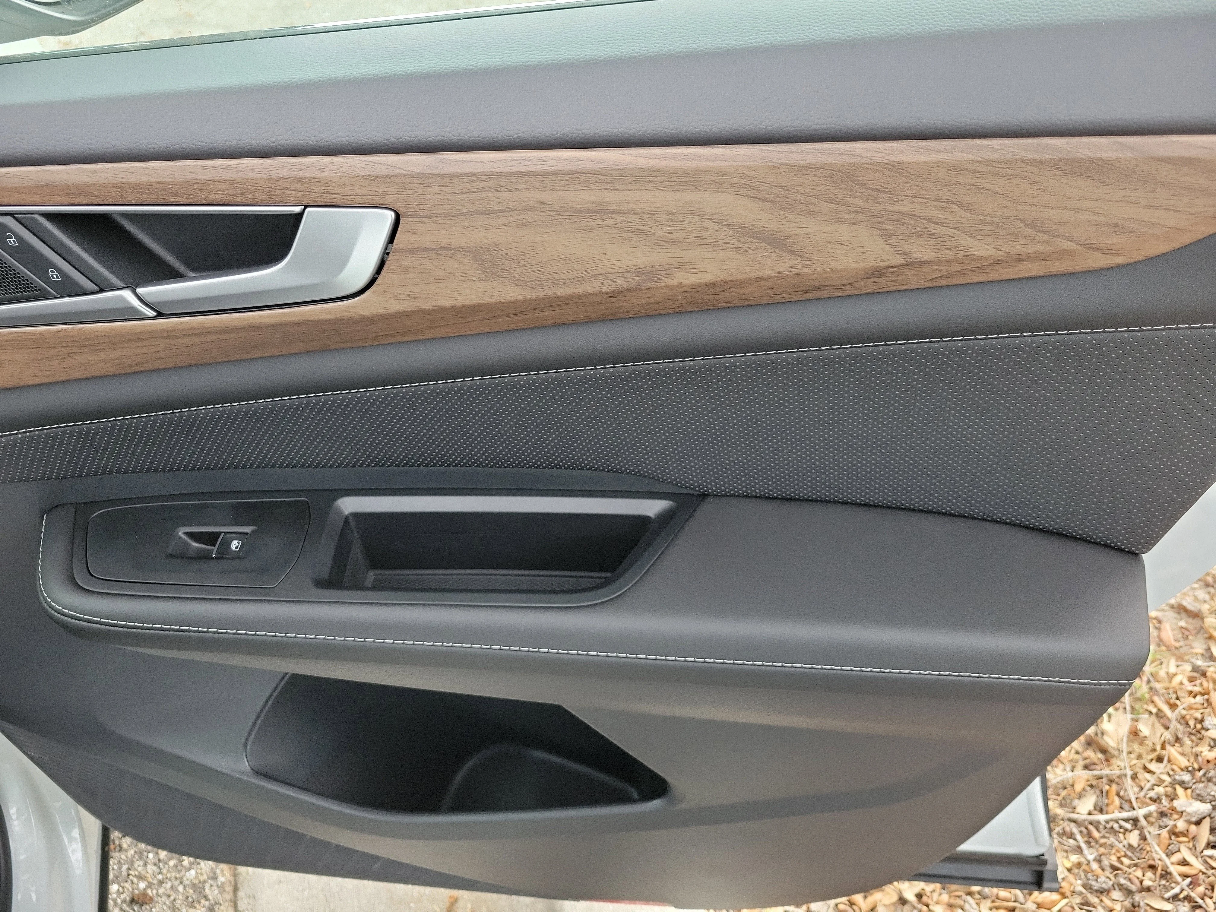 2026 Volkswagen Atlas SE w/Tech - Photo 7