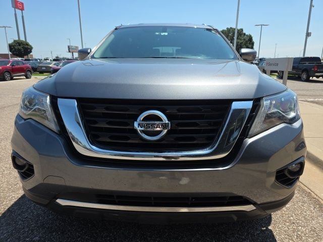 Used 2018 Gray Nissan SV image 2