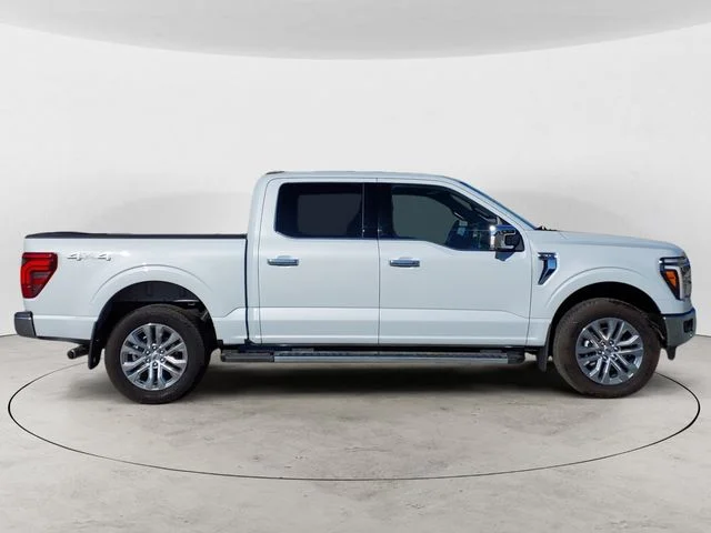 Certified Used 2025  Ford Lariat image 4