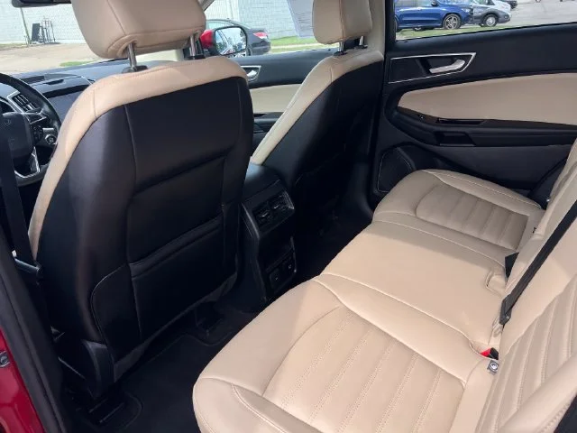 Used 2020 Red Ford SEL image 34