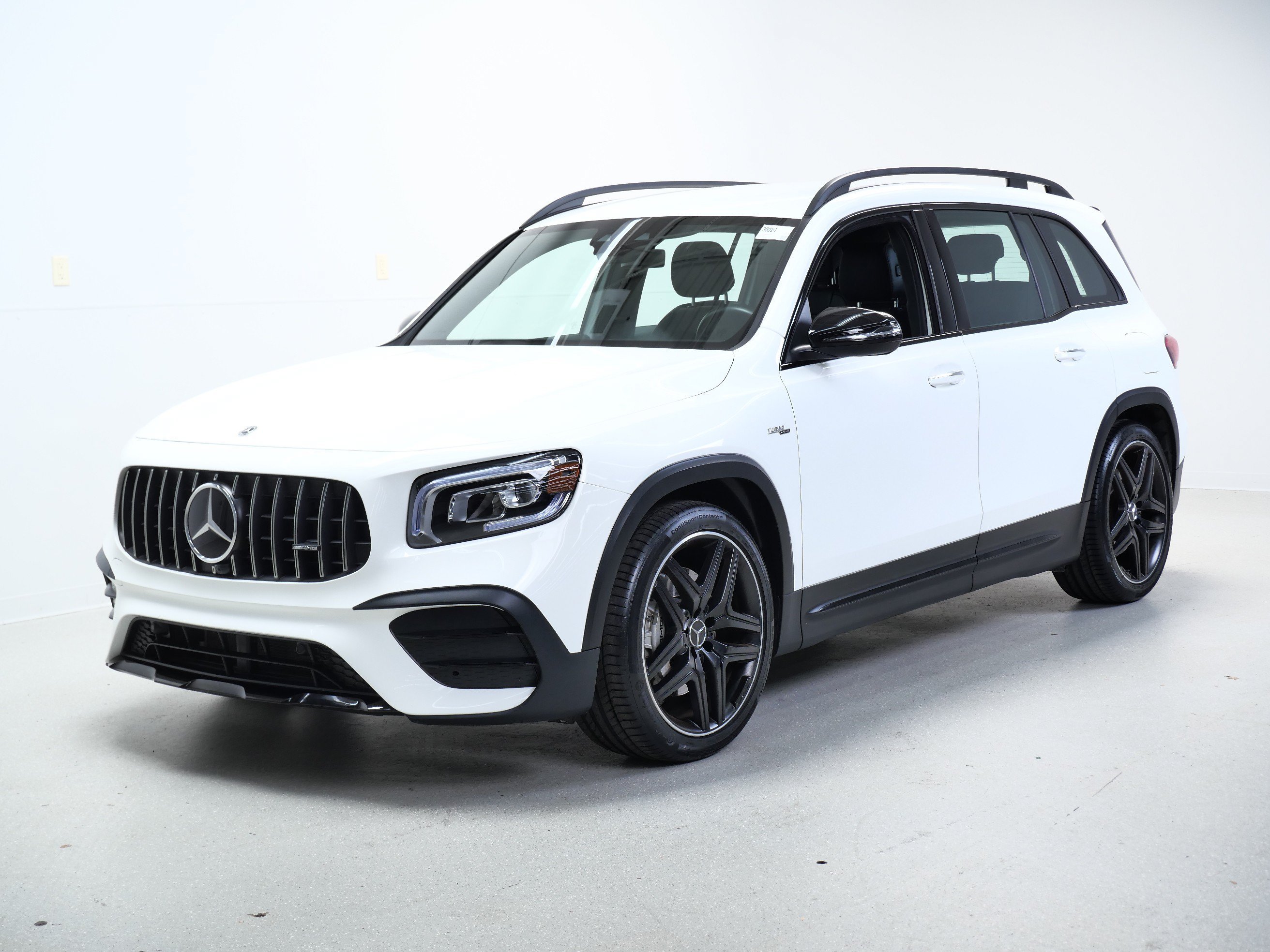 Used 2022 Polar White Mercedes-Benz AMG® GLB 35 image 9