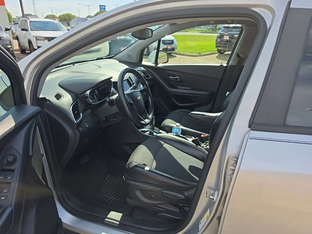 Used 2021 Silver Chevrolet LT image 15