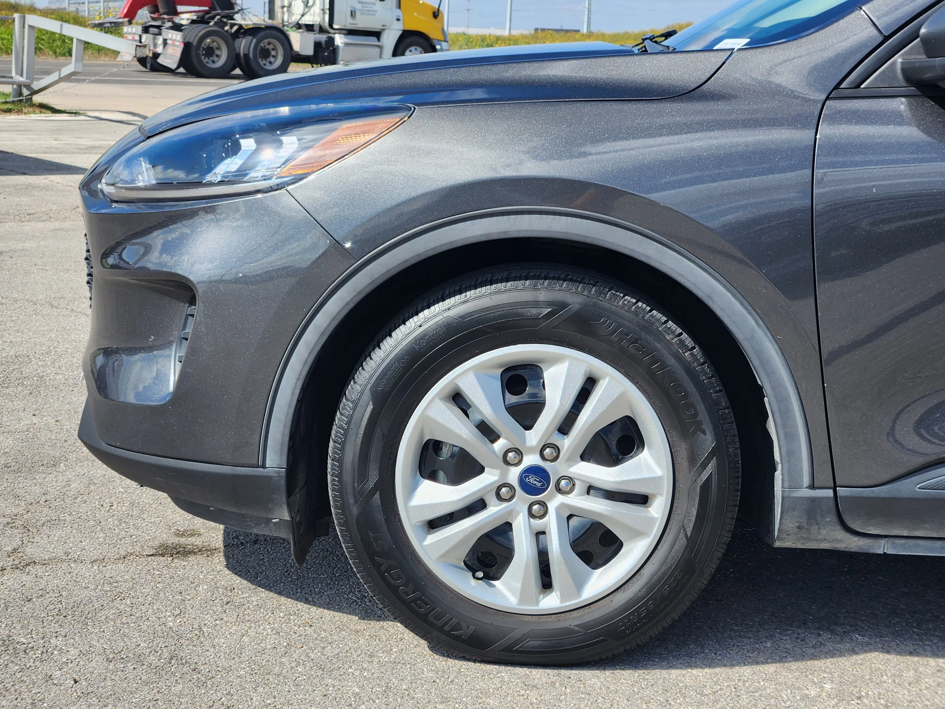 Used 2020  Ford S image 9